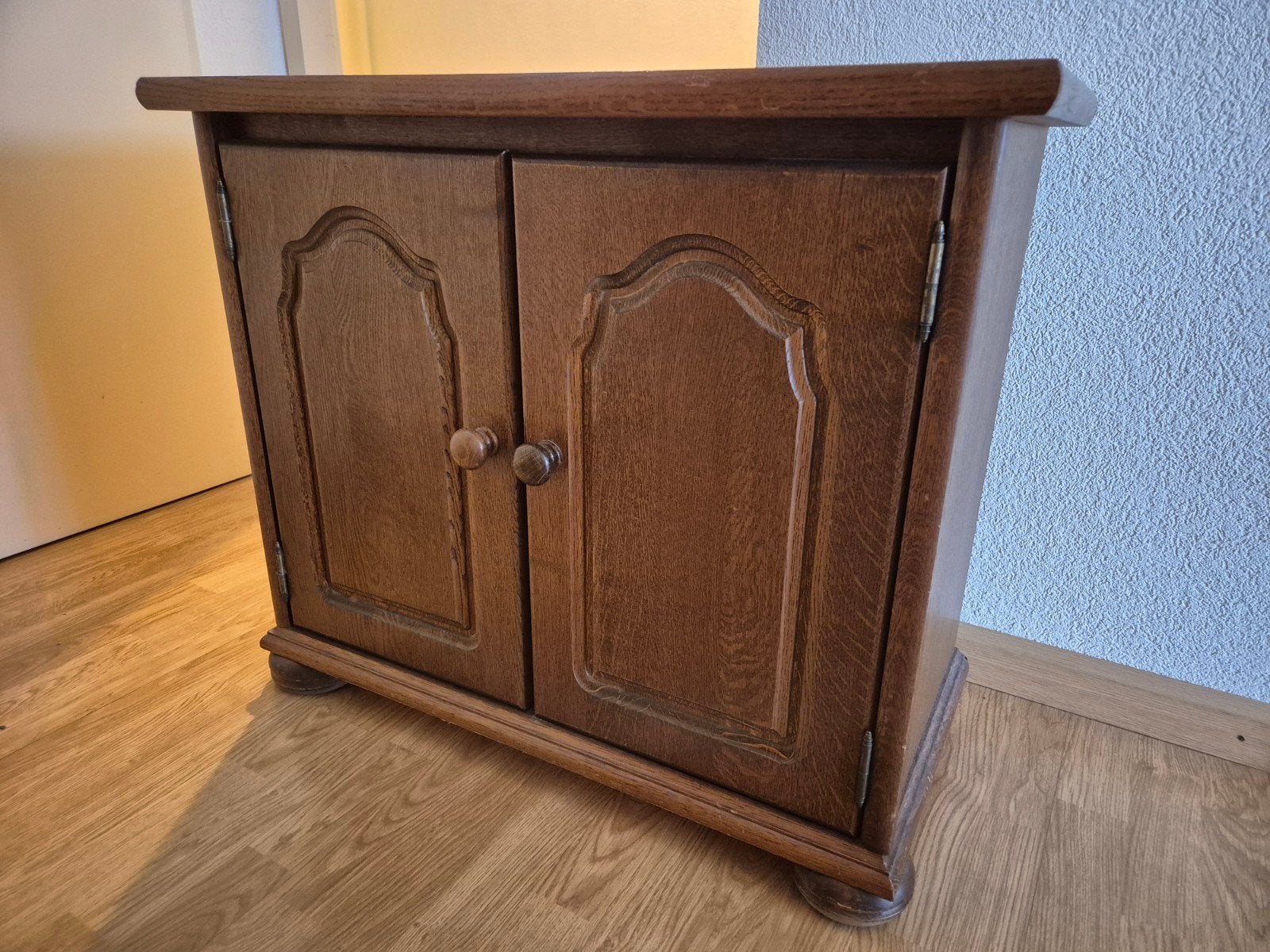 GRATIS af te halen: TV kastje, Ophalen, Eikenhout, 50 tot 100 cm, 25 tot 50 cm