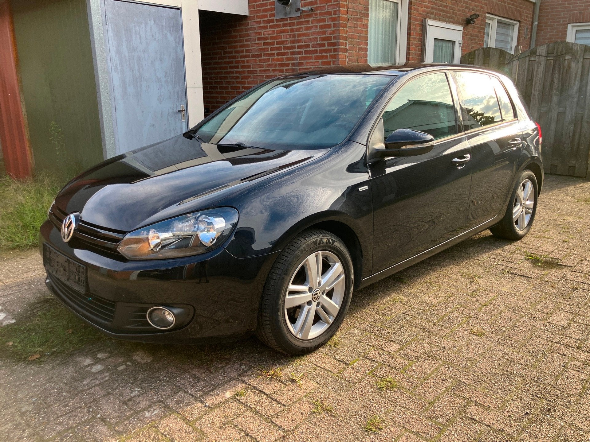 Volkswagen Golf 1.2 TSI 105ps 6bak Highline match navi leder, Voorwielaandrijving, Gebruikt, Zwart, 4 cilinders