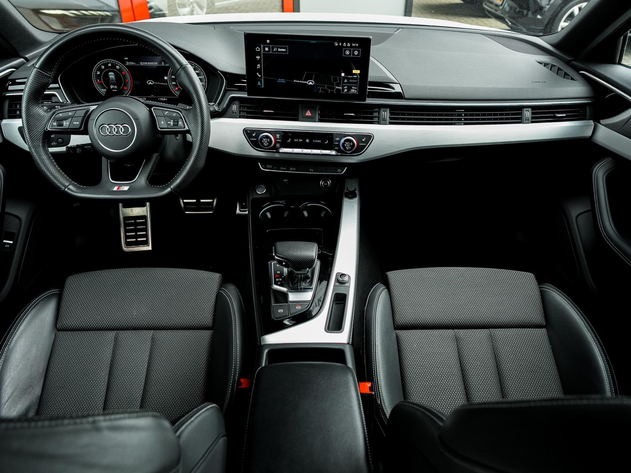 Audi A4 Avant 40 TFSI Launch edition S-Line | 1e Eigenaar |, Auto's, Gebruikt, Wit, Origineel Nederlands, 84 €/maand