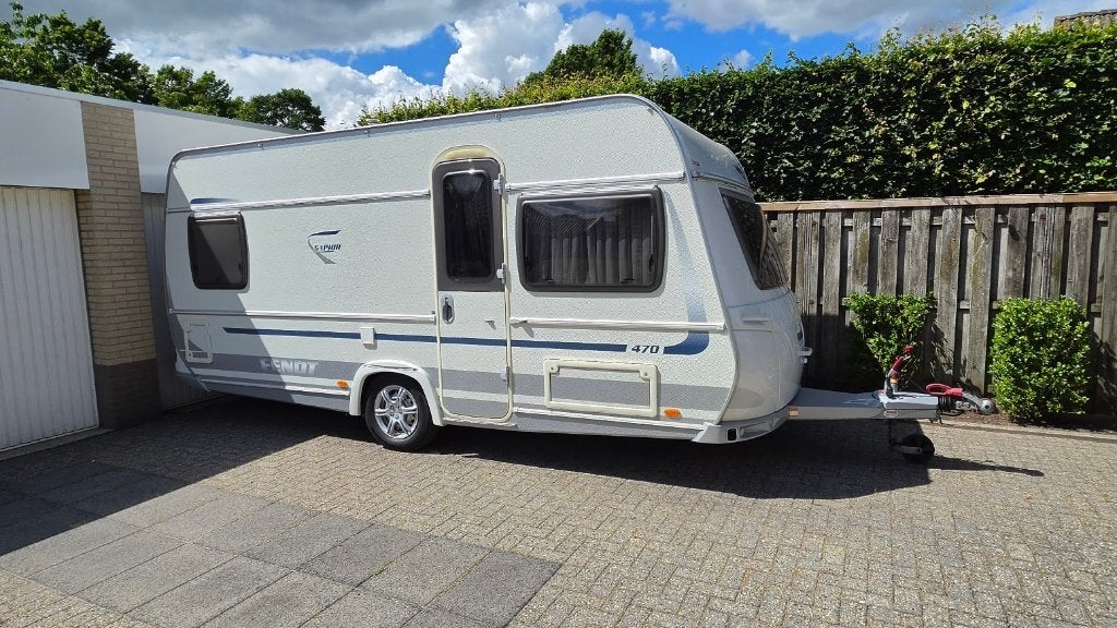 Bezonder mooie Fendt 470TF (nieuw model), Caravans en Kamperen, Omvormbare zithoek, Rondzit, Particulier, Schokbreker
