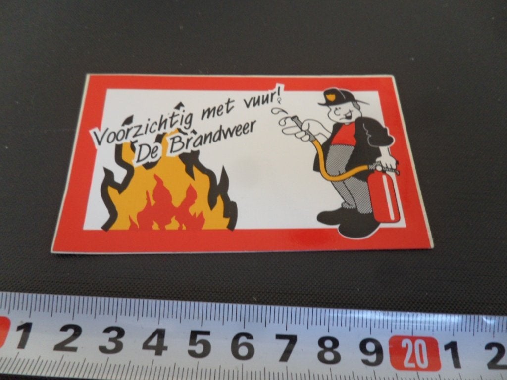 sticker voorzichtig met vuur! - de brandweer, Ophalen, Zo goed als nieuw