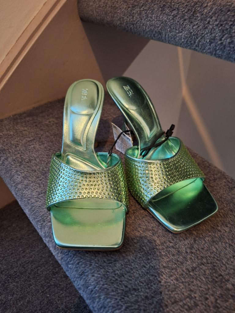 Schoenen maat 39, Ophalen of Verzenden, Zo goed als nieuw, Zwart, Sneakers of Gympen