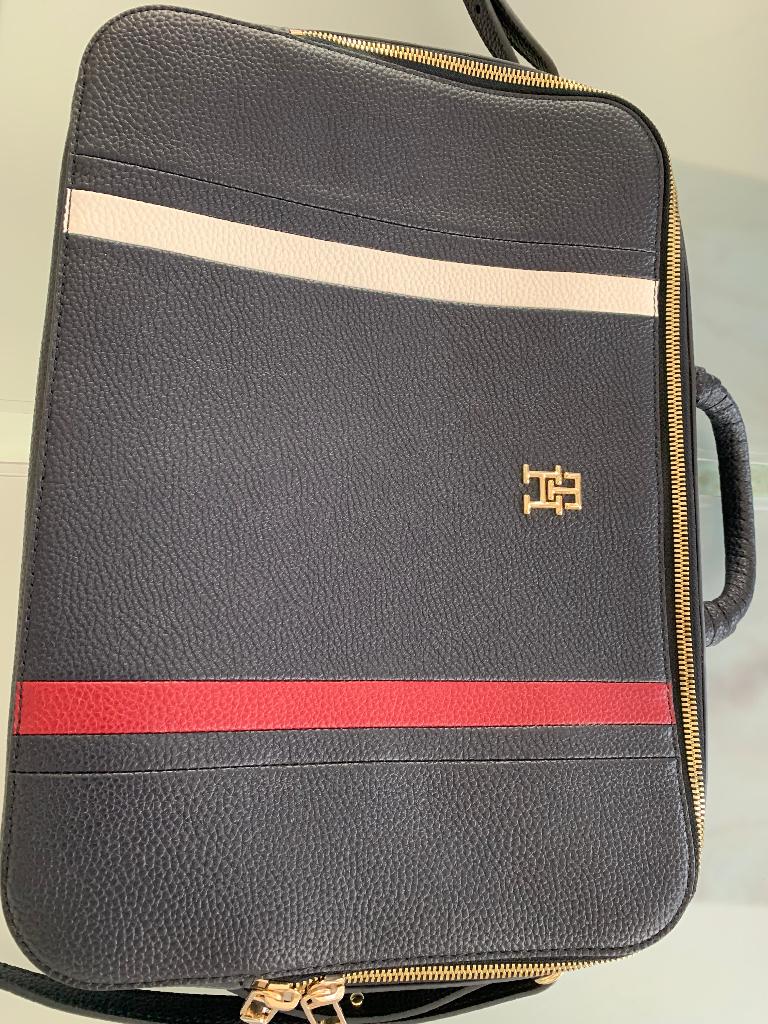 Laptop tas Tommy hilfinger, Computers en Software, Nieuw, Ophalen of Verzenden, Tabletvak, Overige typen
