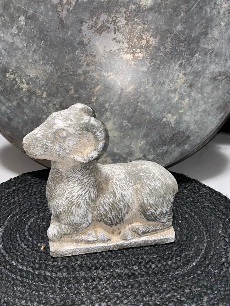 Nieuwe zware stenen ram rammen schaap beeld sober hardsteen, Ophalen of Verzenden, Nieuw, Dier