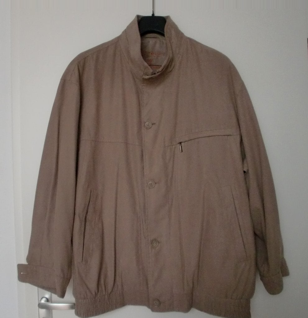 Prachtig jack van suède stof kleur beige merk Westbury C&A., Verzenden, Zo goed als nieuw, Overige maten, Beige