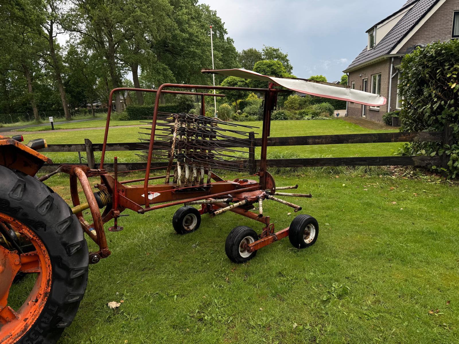 Kuhn ga 381 zwadhark tandem & schudder, Ophalen, Veehouderij, Weidebouw