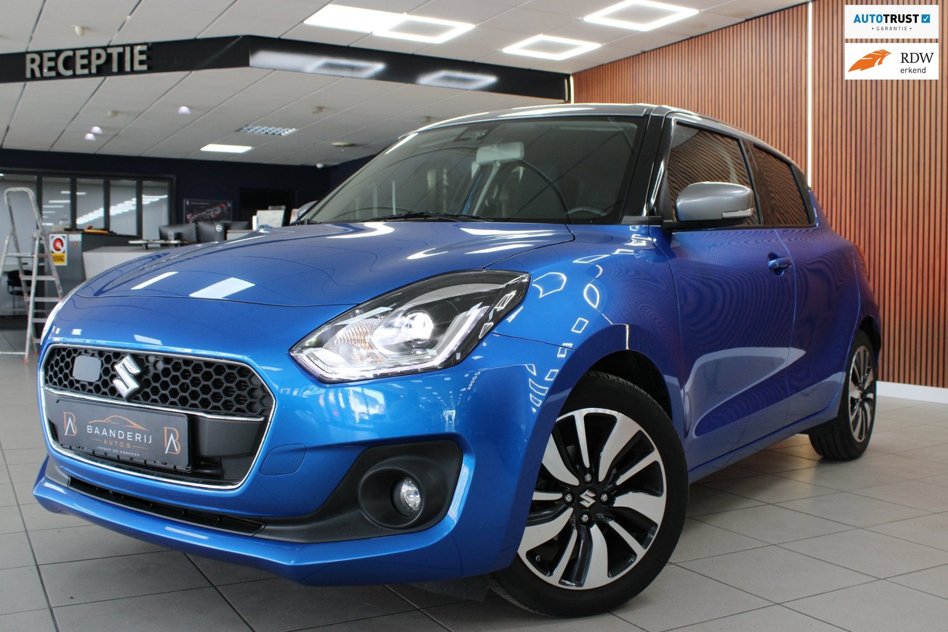 Suzuki SWIFT 1.0 Stijl Automaat | Airco | Adaptieve Cruise c, Auto's, Dealer onderhouden, Stof, Gebruikt, Swift