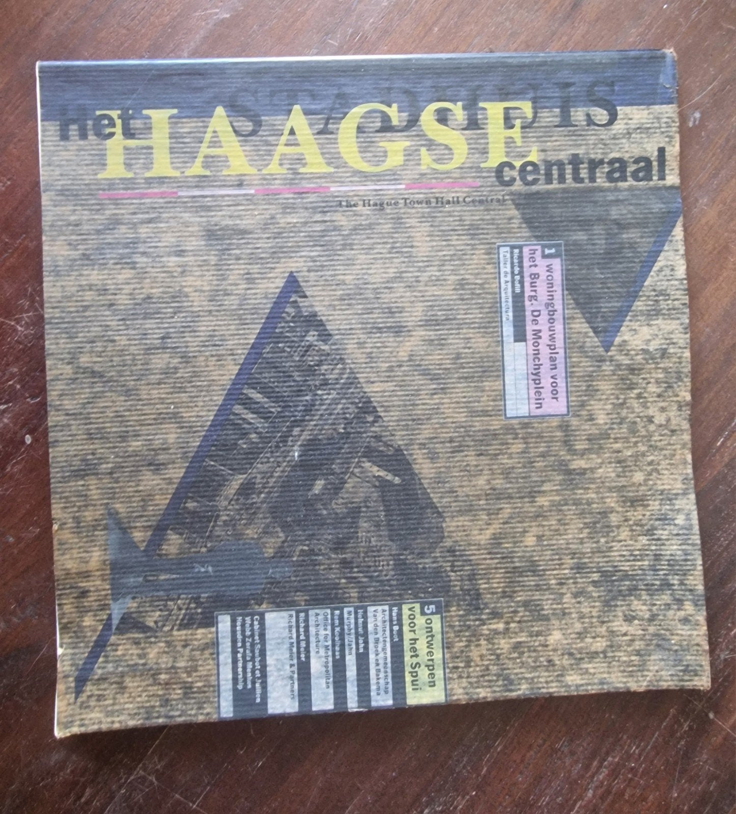 Het Haagsche Stadhuis Centraal - Architectuurboek, Boeken, Ophalen of Verzenden, Gelezen, Architectuur algemeen, Diverse auteurs