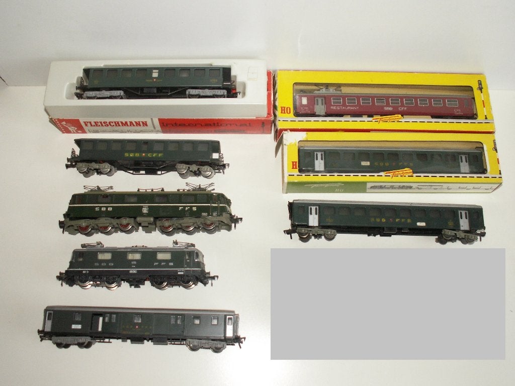 Fleischmann Zwitserse locs en wagons, Gelijkstroom, Fleischmann, Ophalen of Verzenden, Analoog