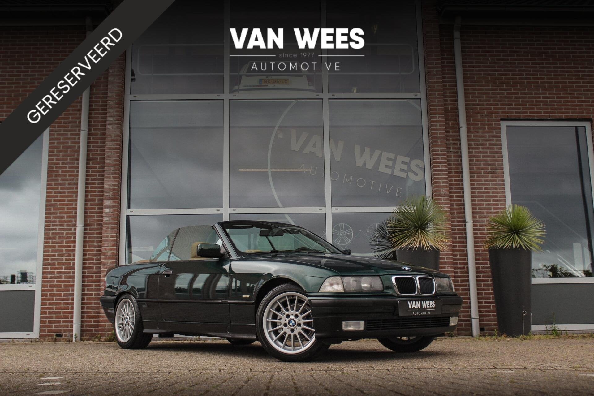 BMW 3-serie Cabrio 320i E36 Executive | NL auto | M sport-on, Achterwielaandrijving, Gebruikt, Beige, 4 stoelen