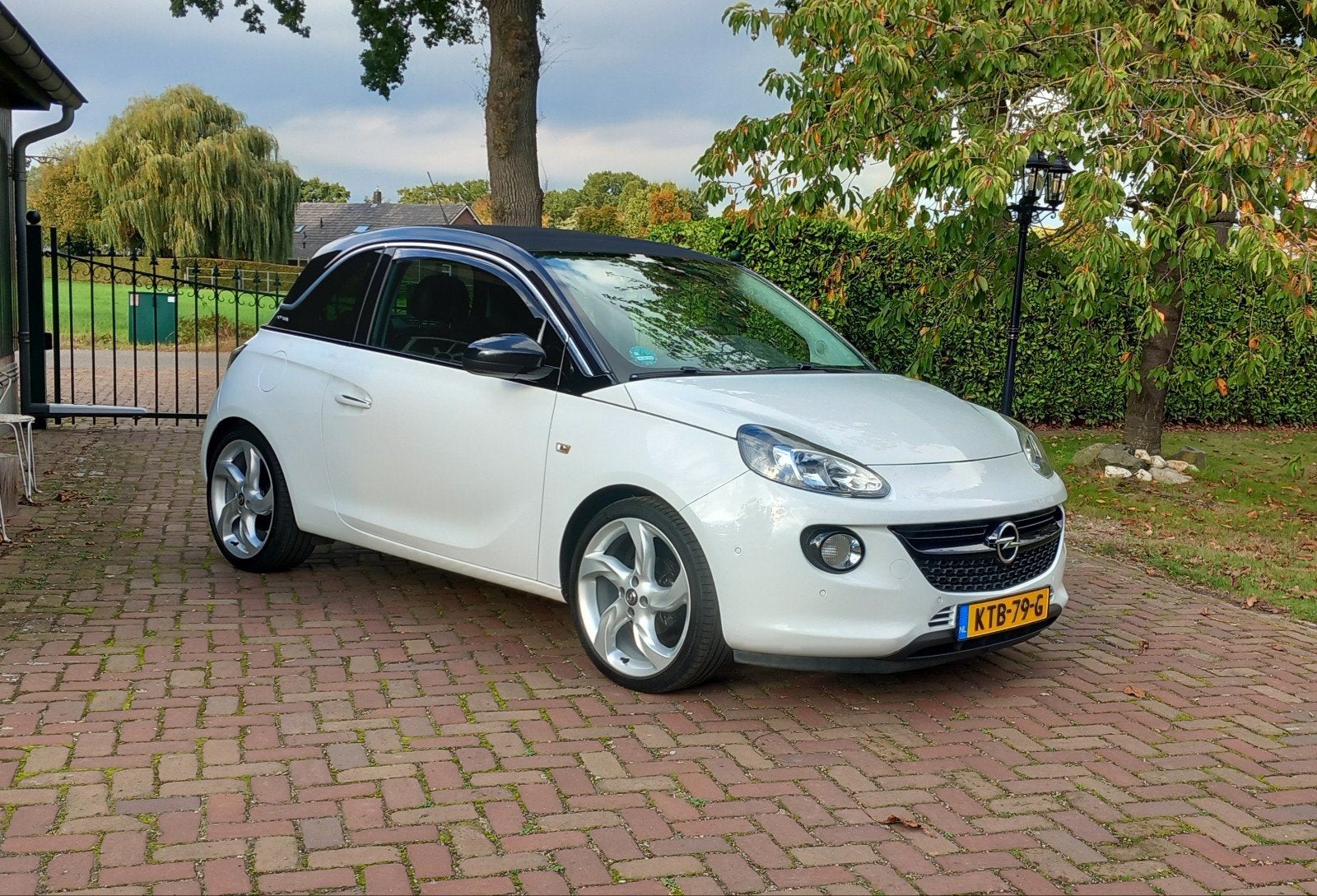Opel ADAM 1.0 Turbo 66KW Start&stop 3D 2015 Wit, Auto's, Voorwielaandrijving, ADAM, 1041 kg, 4 stoelen