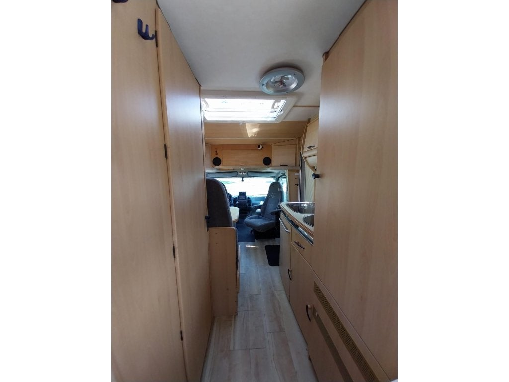 Foto 15 van TEC Rotec Leuke starters camper met 2 grote zonnepanelen !!