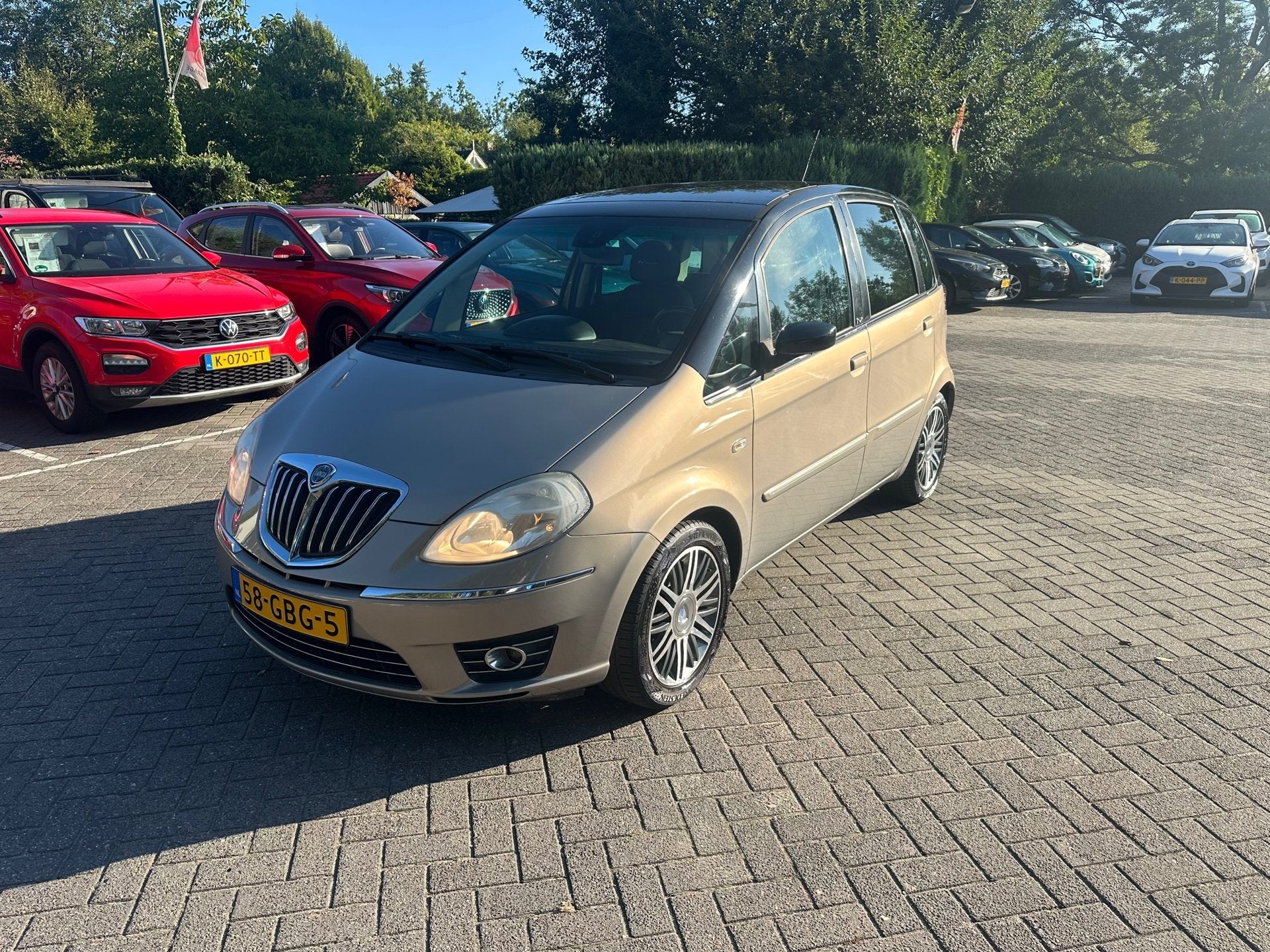 Lancia Musa 1.4-16V Platino automaat , panoramadak, Auto's, Lancia, Dealer onderhouden, Gebruikt, 400 kg, Leder en Stof