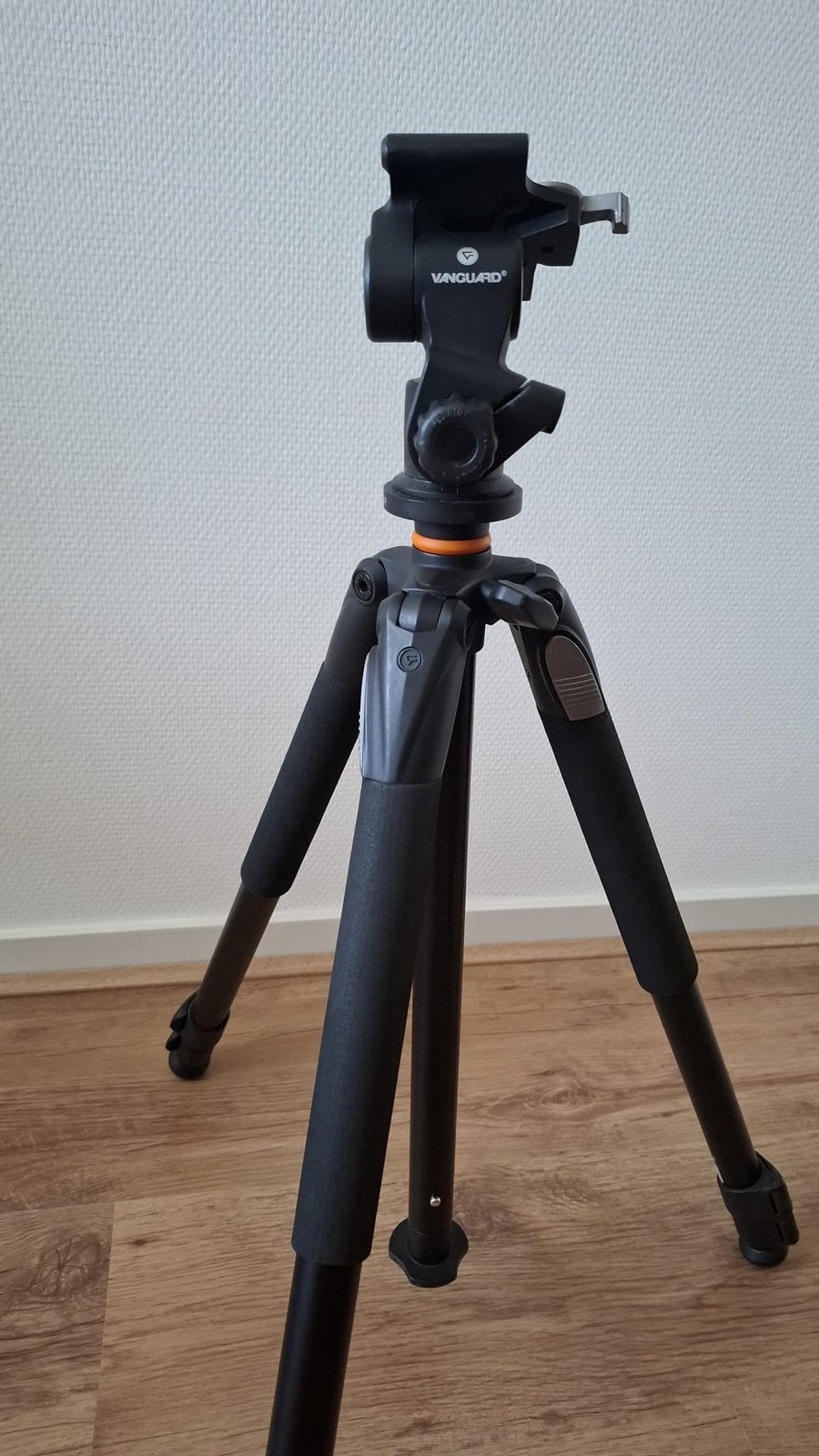 Vanguard 2x statieven, Audio, Tv en Foto, Fotografie | Statieven en Balhoofden, Ophalen, Zo goed als nieuw, Driepoot