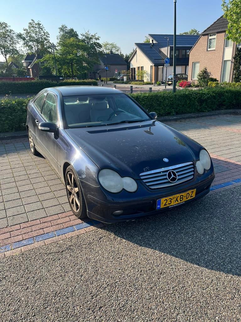 Mercedes-Benz C-Klasse 2.0 C200 Kompr Sportcoupe AUT 2001, Auto's, Automaat, 1998 cc, Achterwielaandrijving, 4 cilinders