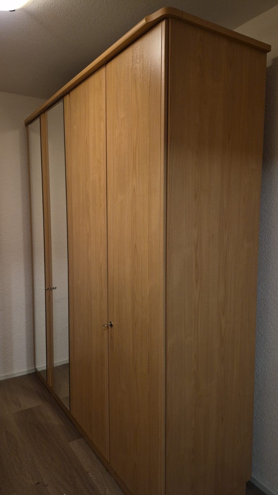 Gratis kledingkast met spiegeldeuren, Huis en Inrichting, Ophalen, Met deur(en), Gebruikt, 200 cm of meer
