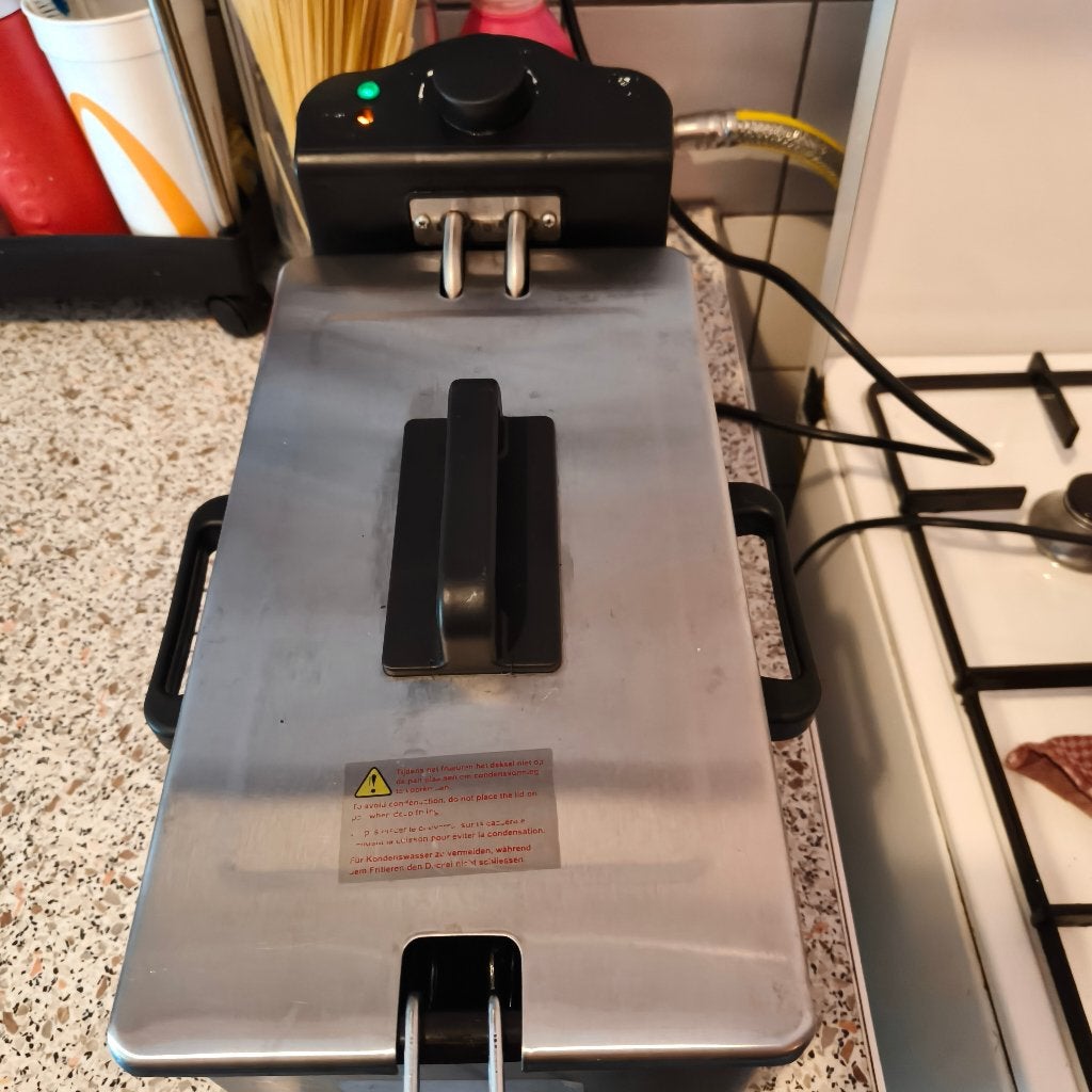 Frietpan, Witgoed en Apparatuur, Frituurpannen, 2 tot 3 liter, Ophalen, Gebruikt, Uitneembare binnenpan