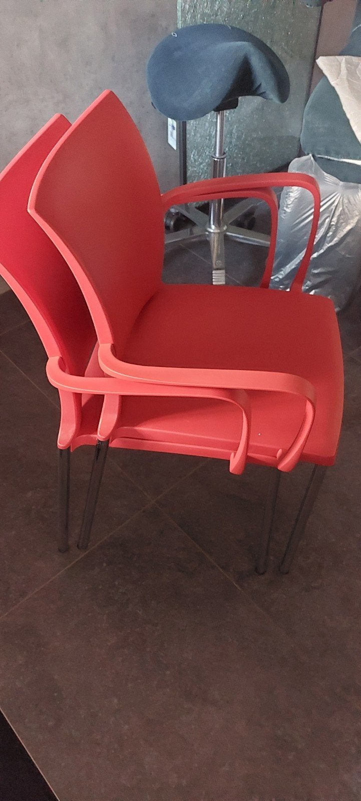 6 stuks Kusch Hola kunststof stoelen voor binnen en buiten, Ophalen, Zo goed als nieuw, Rood, Kunststof