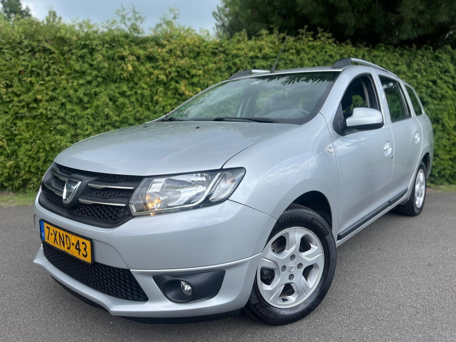 Dacia Logan MCV 0.9 TCe Prestige Navi Airco Nieuwe-Apk Cruis, Auto's, Voorwielaandrijving, Stof, Zwart, Origineel Nederlands