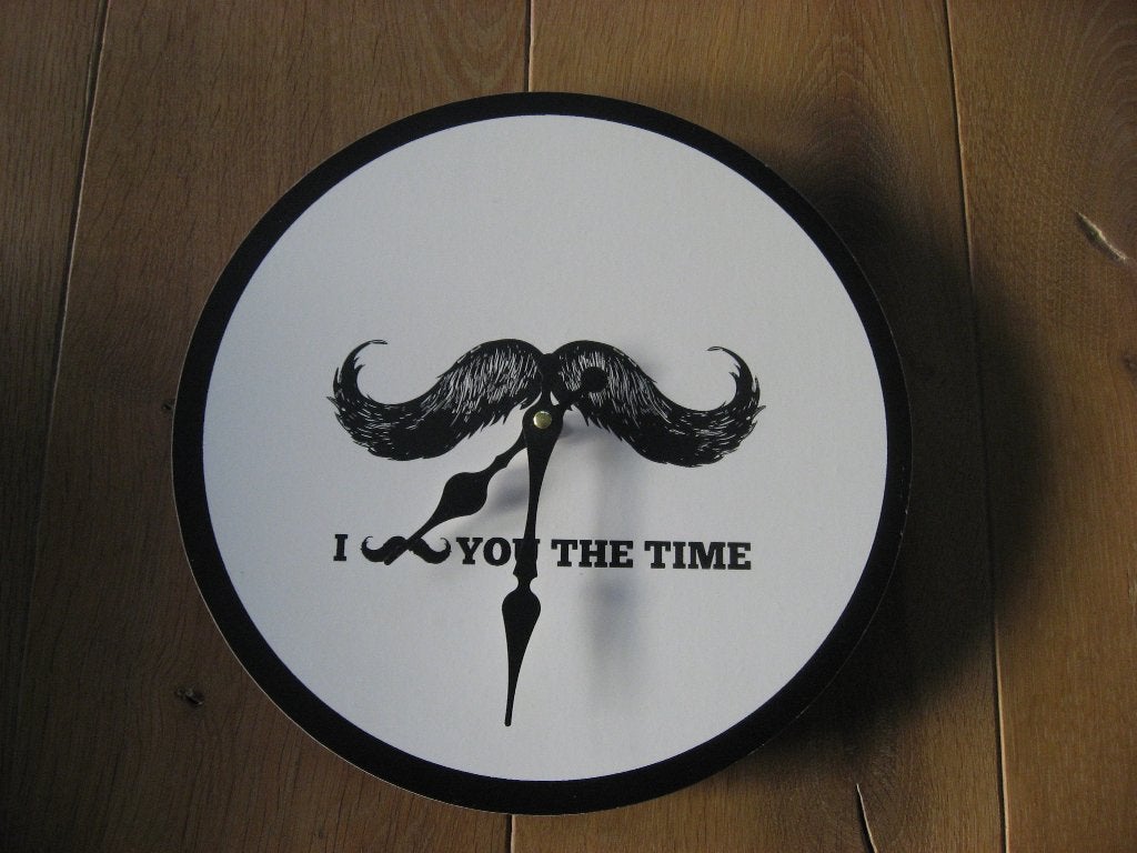 nieuwe grappige moustache / snor wand klok, 30 cm, 30 cm, 30 cm, Verzenden, Nieuw