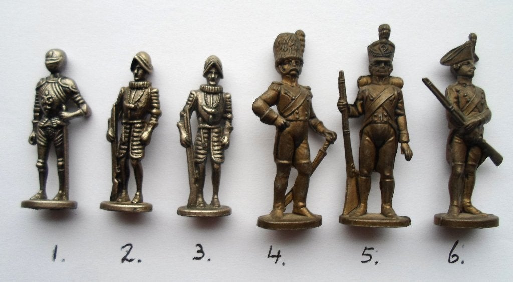 18 Ferrero metalen figuurtjes. Zie omschrijving, Verzamelen, Verrassingseieren, Ophalen of Verzenden, Zo goed als nieuw, Overige typen