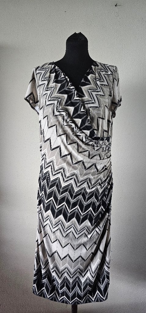 Joseph Ribkoff Zwart-Wit Zomerjurk Maat 42 (24425), Kleding | Dames, Grote Maten, Joseph Ribkoff, Ophalen of Verzenden, Zo goed als nieuw