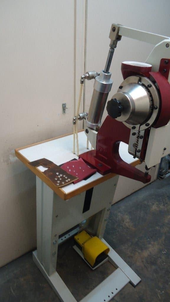 Industrie Ring / holniet machine Automaat, Overige merken, Gebruikt, Ophalen of Verzenden, Naaimachine