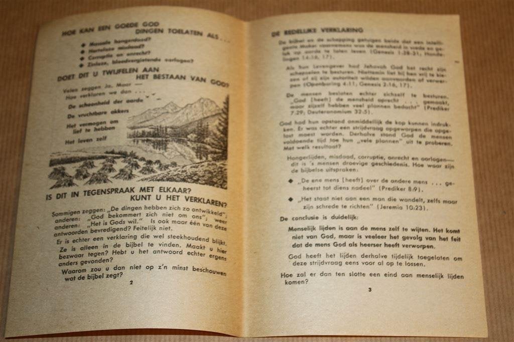 Jehovah\'s Getuigen. Waarom zoveel lijden als God..., Ophalen of Verzenden, Gelezen