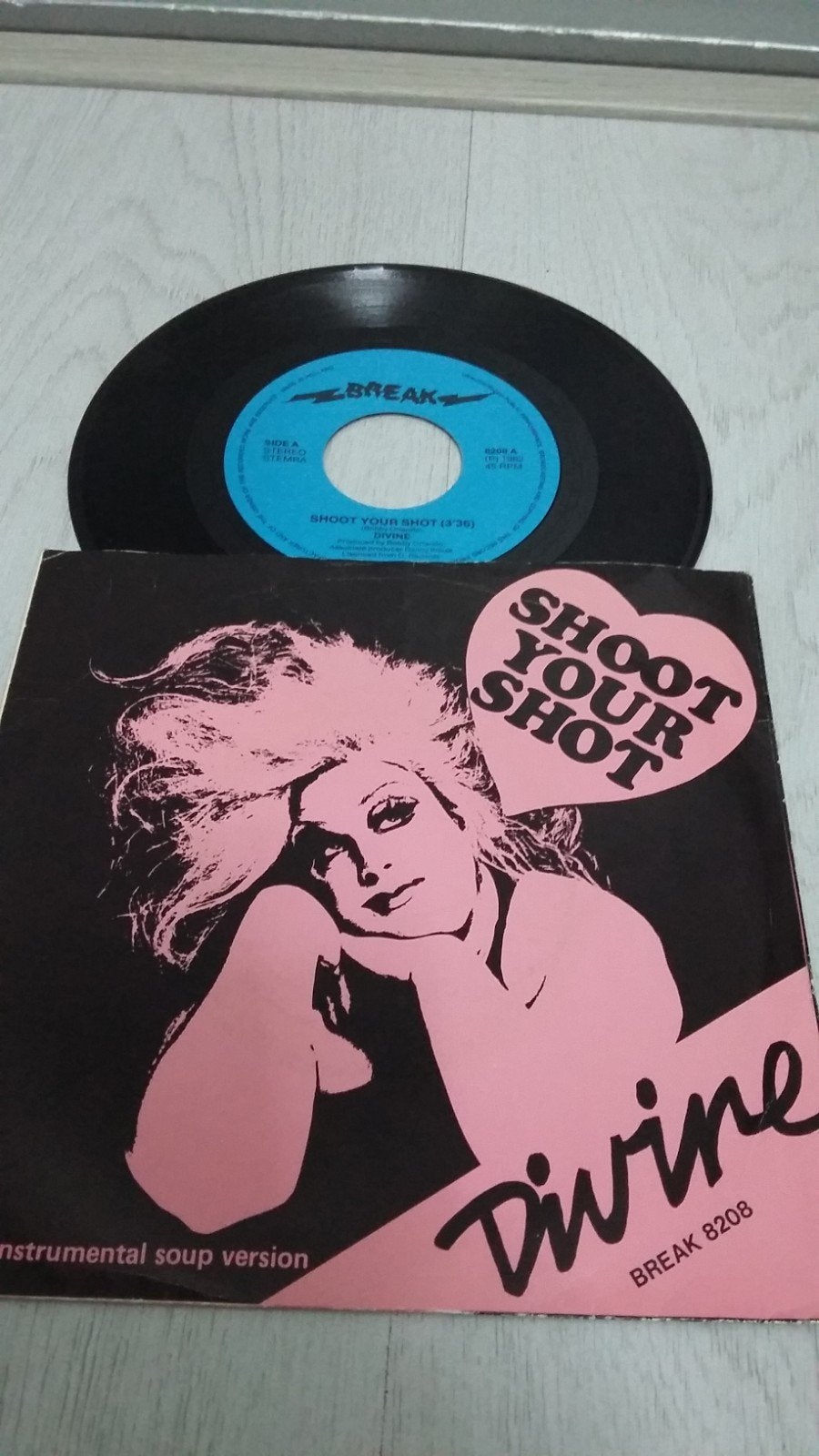 Divine  , single, Cd's en Dvd's, Vinyl Singles, Ophalen of Verzenden, Zo goed als nieuw, Pop