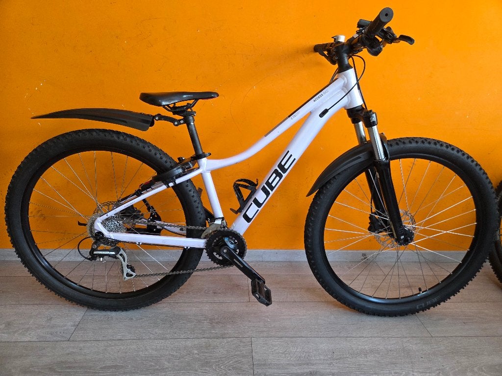 Foto 2 van Cube 27.5 Access maat XS
