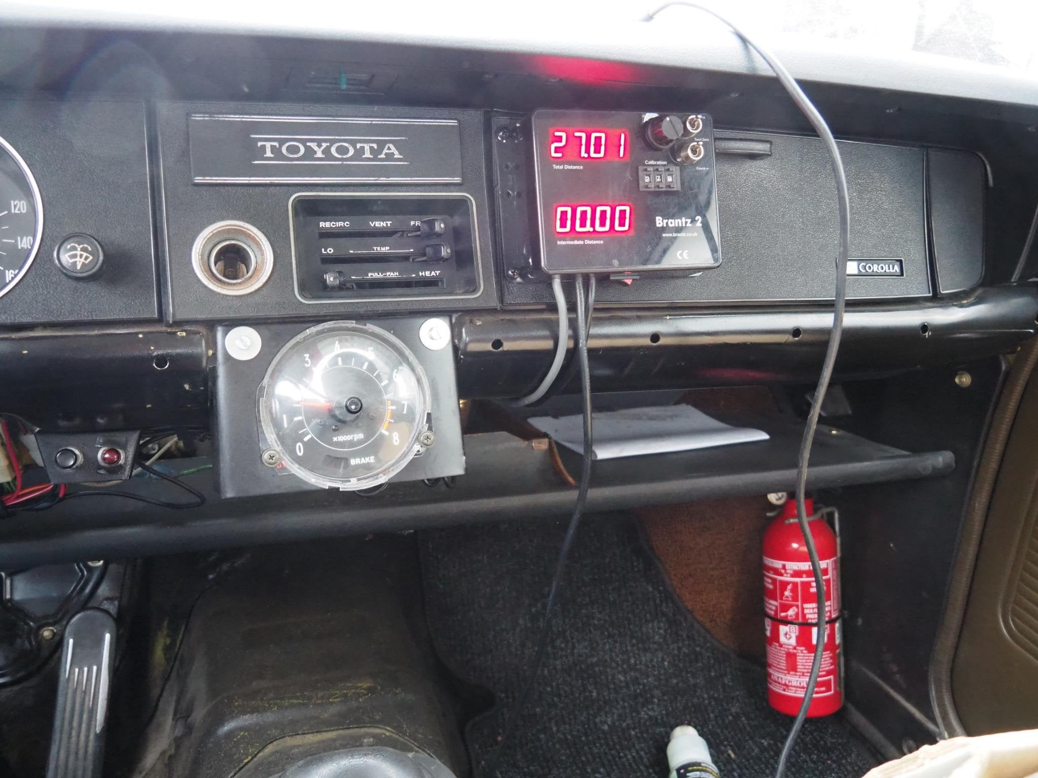 Toyota Corolla coupe SR ,Rally look, 5 versnel. dubb. carbur, foto 3