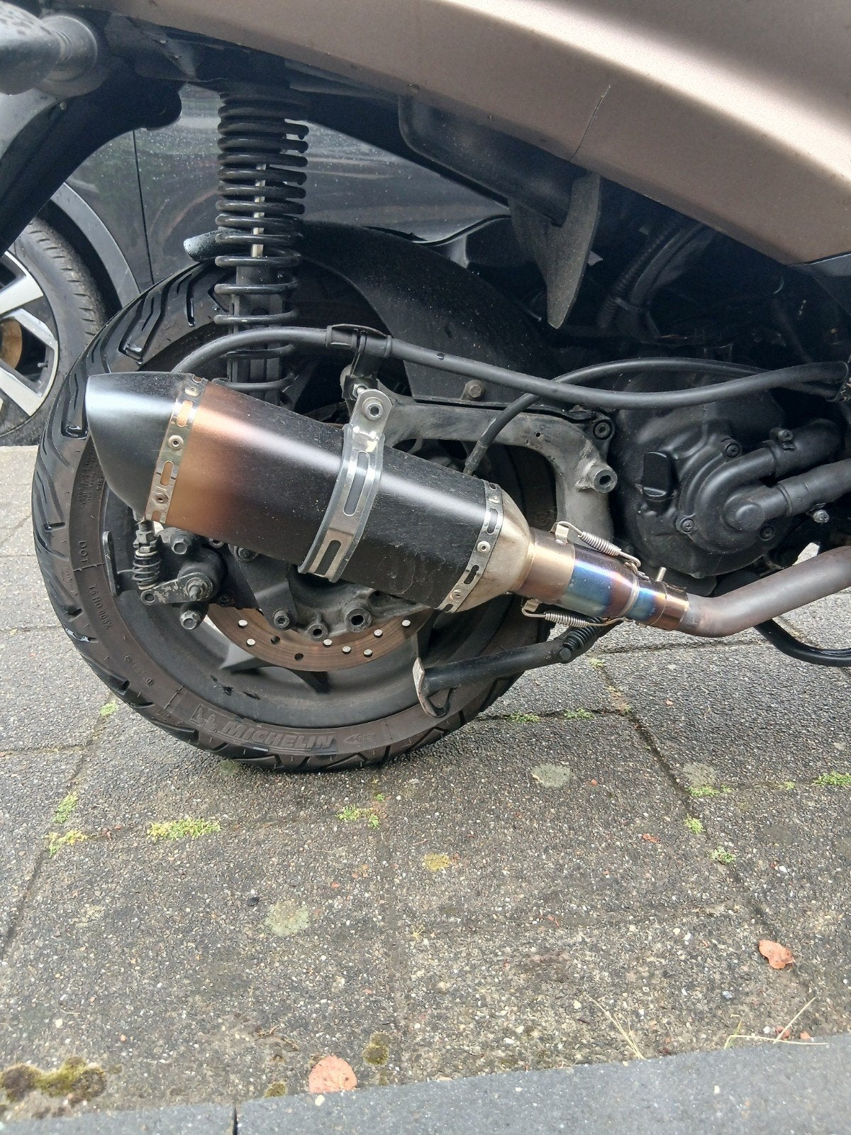 Te koop uitlaat piaggio mp3 300, Ophalen of Verzenden, Zo goed als nieuw, Uitlaat