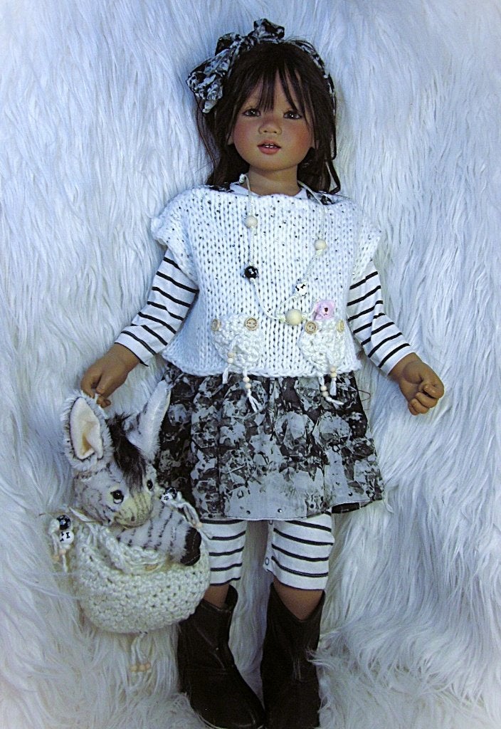 Outfit met baby zebra maat 80-85cm Himstedt Zwergnase poppen, Verzamelen, Poppen, Verzenden, Nieuw, Kleertjes