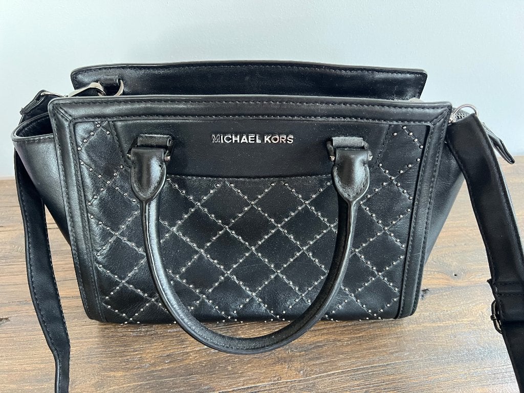 Org MICHAEL KORS TAS ZWART+STUDS+ verstelbare schouderriem., Sieraden, Tassen en Uiterlijk, Tassen | Damestassen, Zo goed als nieuw