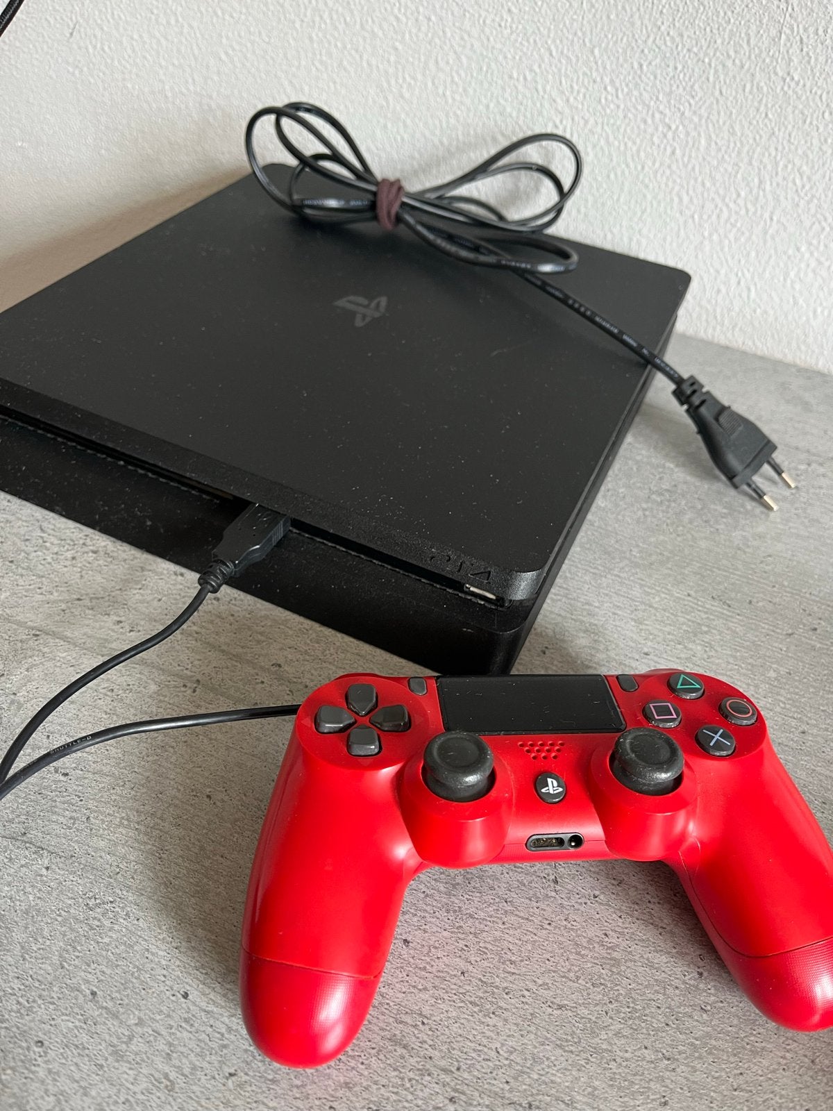 PlayStation 4 Slim met 2 controllers en headset, Spelcomputers en Games, Spelcomputers | Sony PlayStation 4, Ophalen, Met 2 controllers