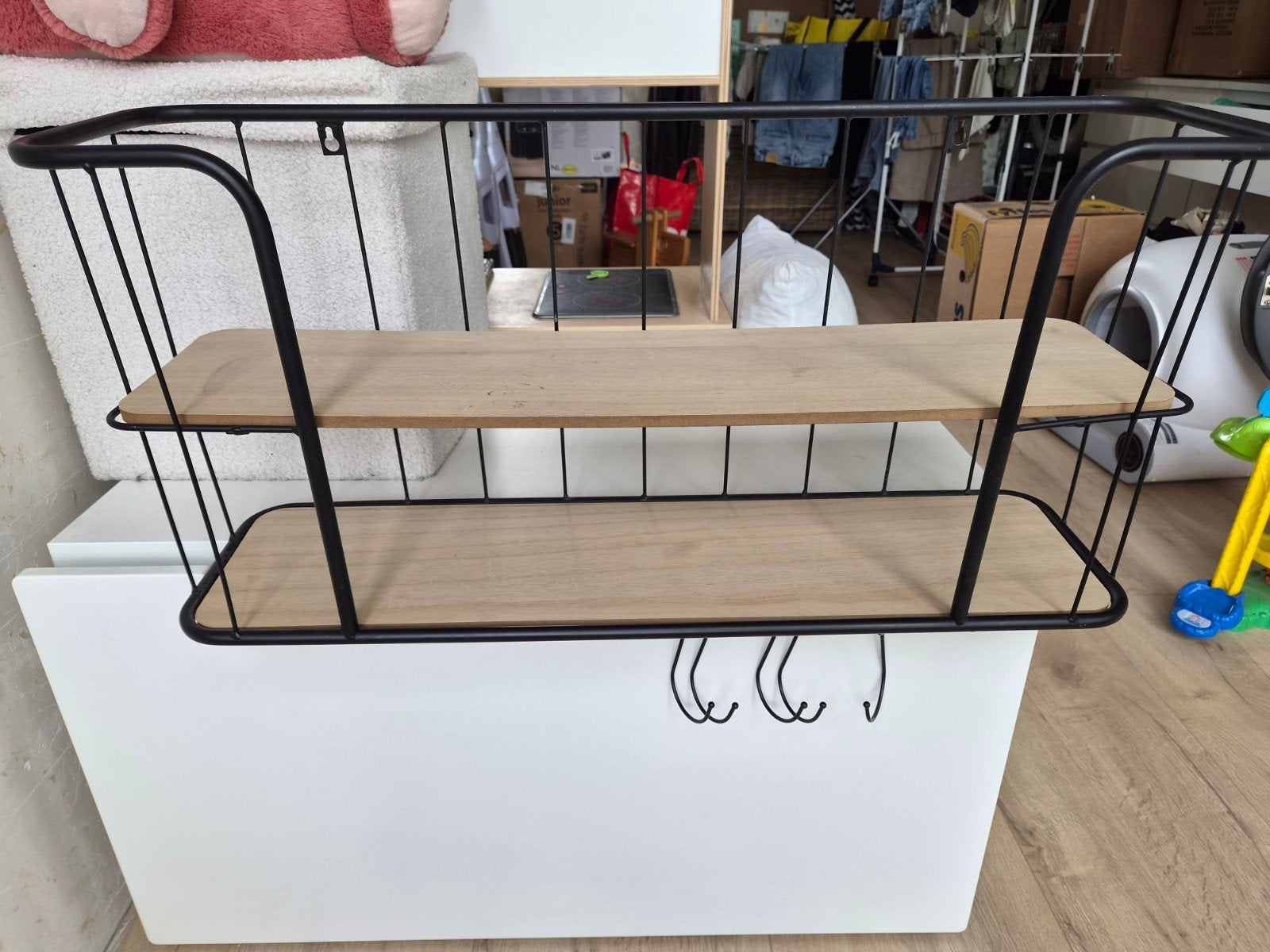 Industrieel wandrek met 2 houten planken en metalen frame, Ophalen of Verzenden, Zo goed als nieuw