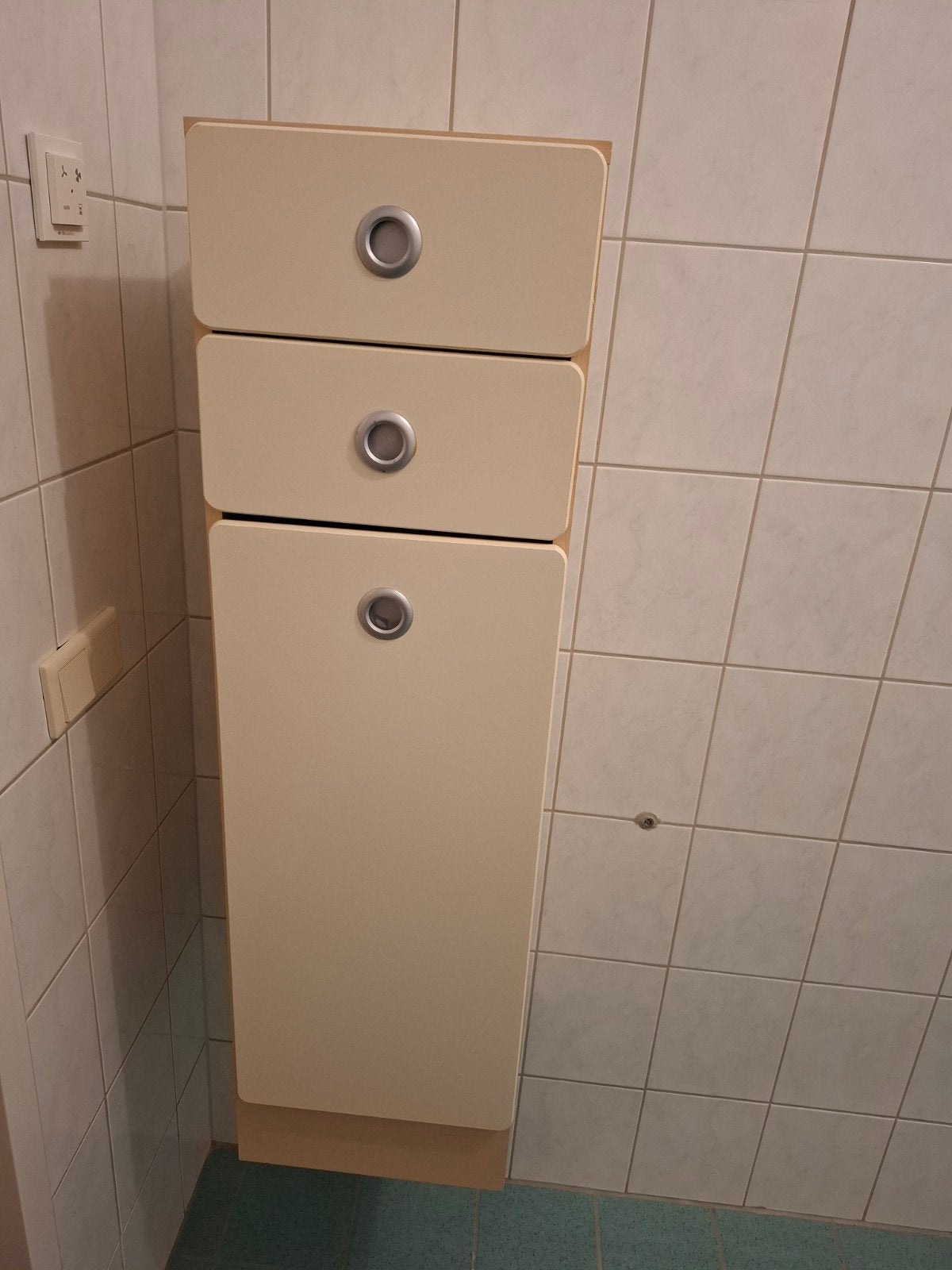 Gratis badkamer kastje, Ophalen, (Half)hoge kast, Minder dan 50 cm, Gebruikt