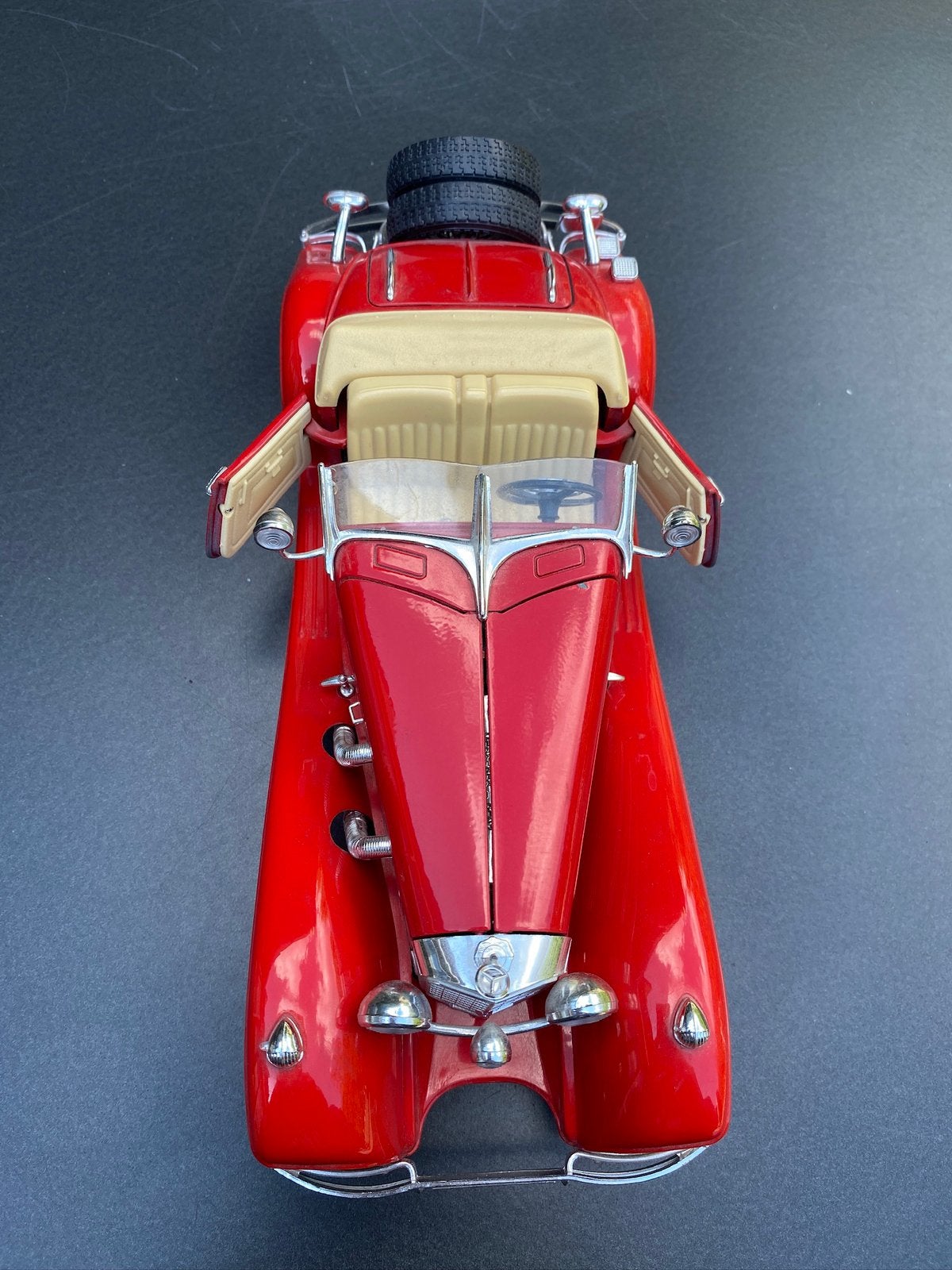 Burago Mercedes Benz 500 K Roadster 1936. In nieuwstaat., Hobby en Vrije tijd, Modelauto's | 1:18, Ophalen of Verzenden, Zo goed als nieuw