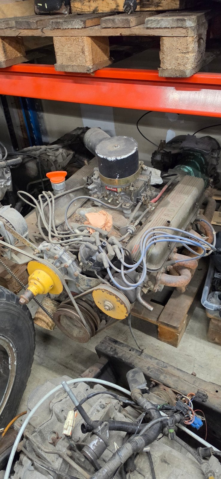 Rover V8 Motor met Edelbrock Carburateur en Offenhauser, Ophalen, Land Rover