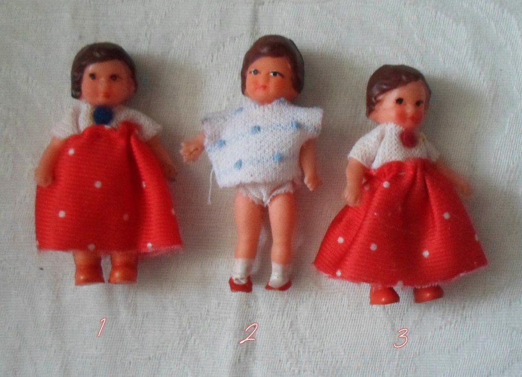ARI Poppenhuispopjes. 6 cm. Jaren '60 - '70. 5 euro per stuk, Verzamelen, Poppen, Ophalen of Verzenden, Gebruikt, Pop