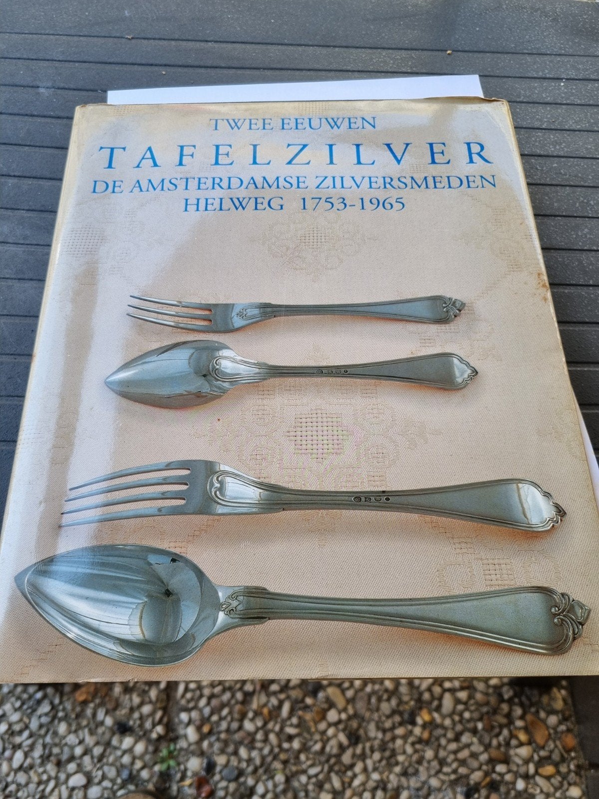 Twee Eeuwen Tafelsilver: De Amsterdamse Zilversmeden, Ophalen of Verzenden, Zo goed als nieuw, Overige onderwerpen, Helweg
