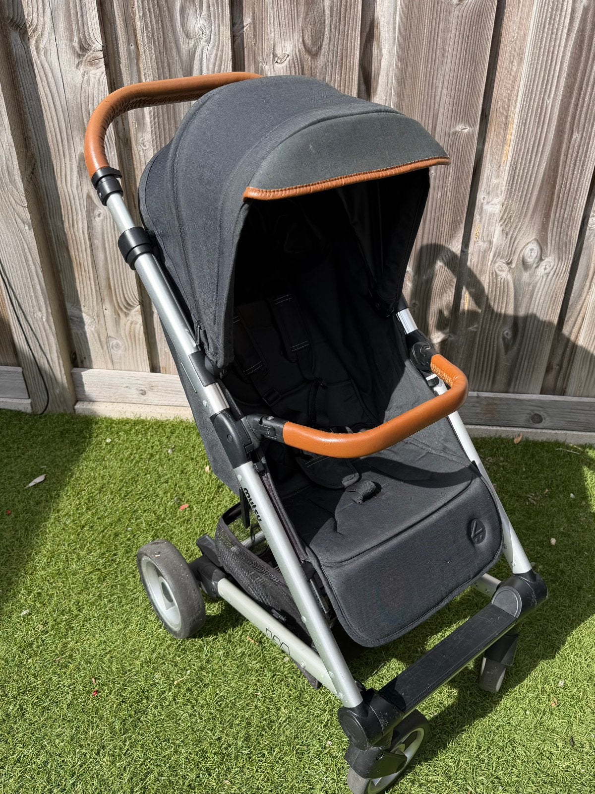 Mutsy Nexo buggy MET voetenzak, Ophalen, Gebruikt