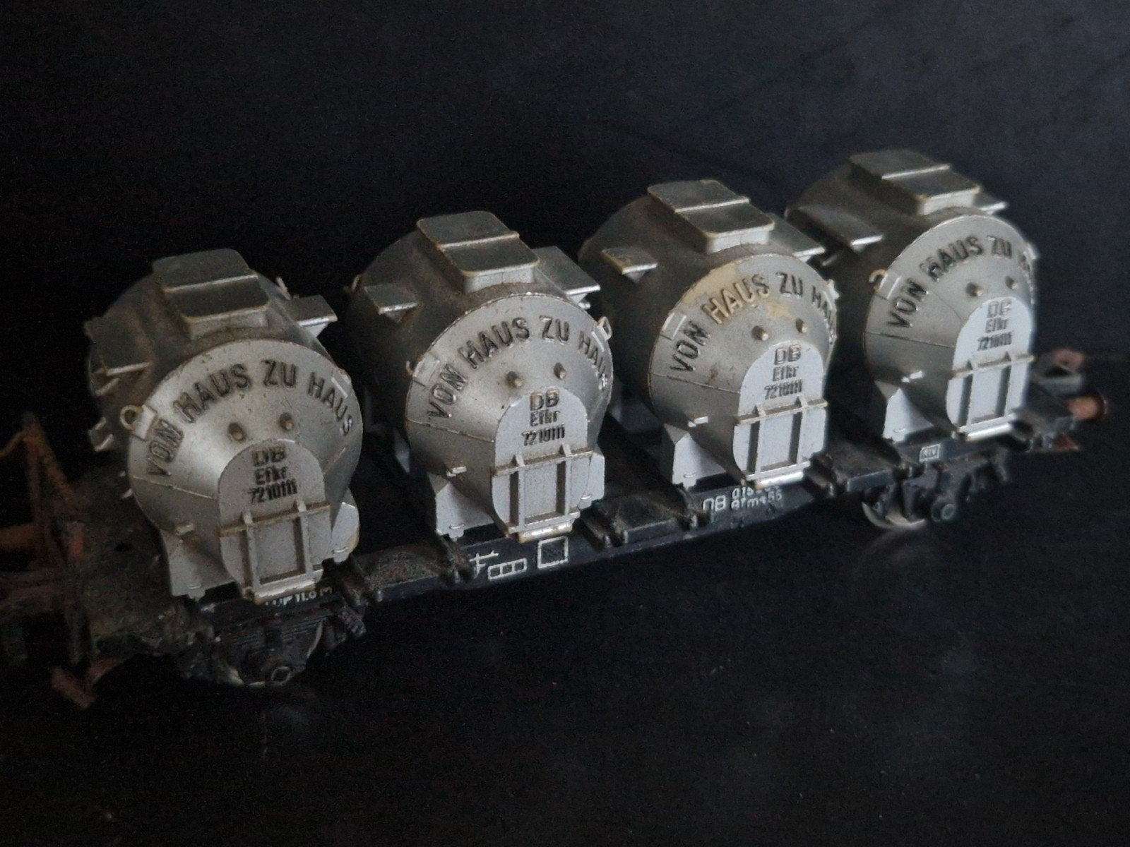 Fleischmann DB 221088 wagon met 4 tanks "Von Haus zu Haus", Gebruikt, Gelijkstroom, Fleischmann, Wagon