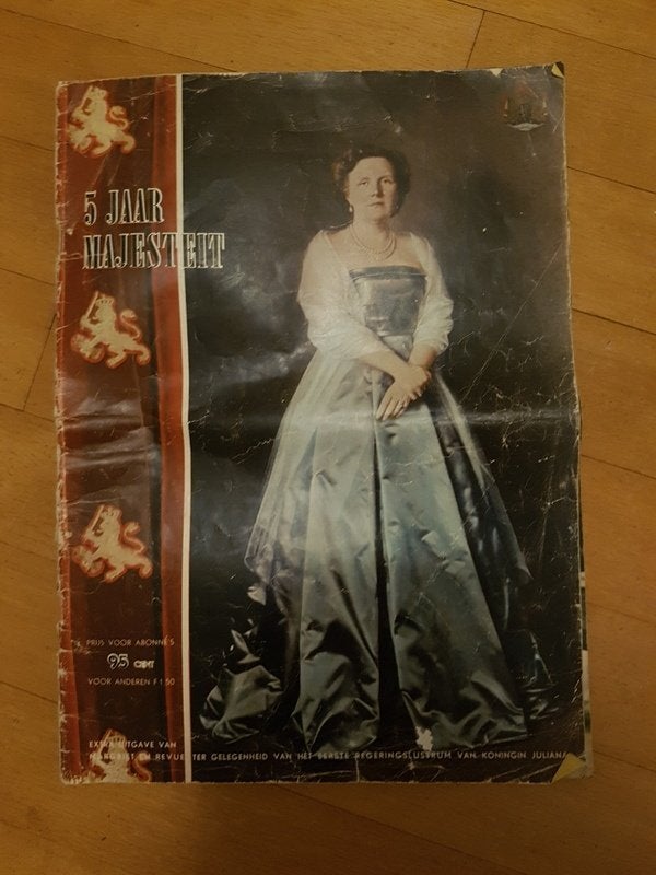 5 Jaar Majesteit (Juliana) - Speciale uitgave Margriet/Revue, Ophalen of Verzenden, Gebruikt, Nederland, Tijdschrift of Boek