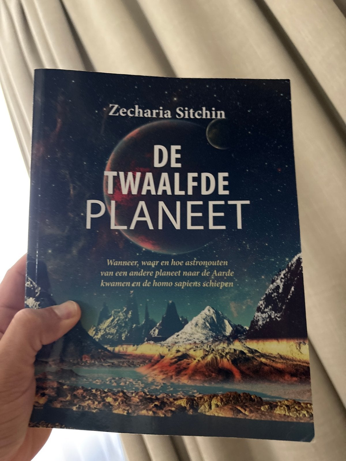De Twaalfde Planeet - Zecharia Sitchin, Ophalen of Verzenden, Zo goed als nieuw, Natuurwetenschap
