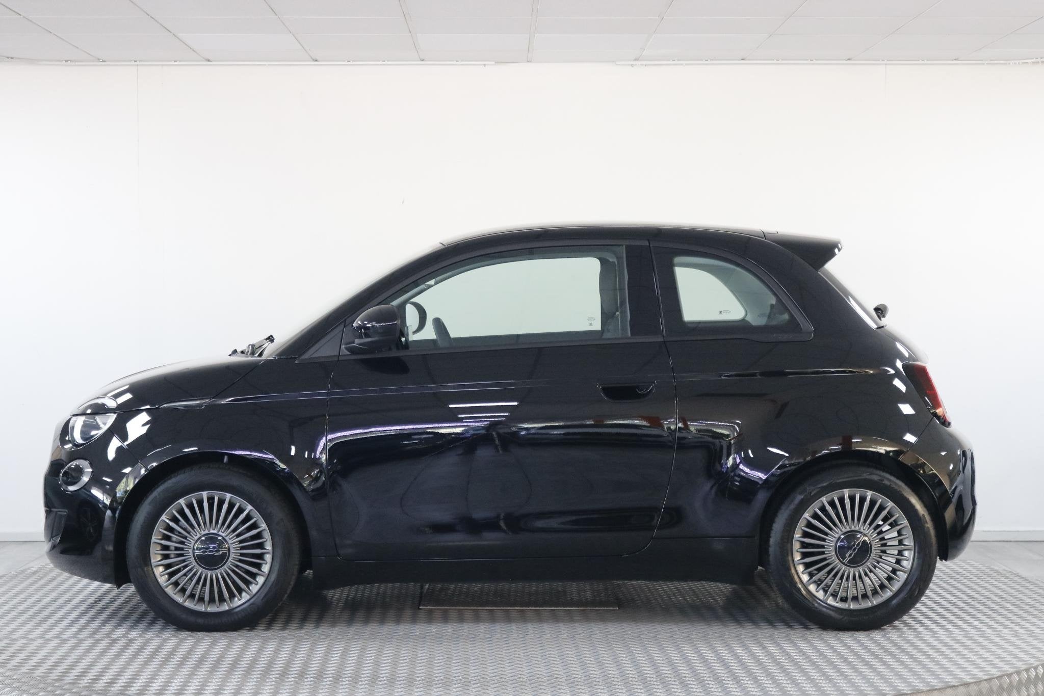Fiat 500 Icon 42 kWh Climate | Cruise | Carplay | Bluetooth, Auto's, Stof, 4 stoelen, Zwart, Origineel Nederlands