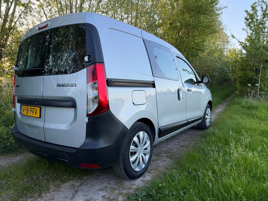 Dacia Dokker 2017 Minicamper | 1.6 Benzine | Airco, Caravans en Kamperen, Campers, Overige merken, Buscamper of Camperbus, Tot en met 2