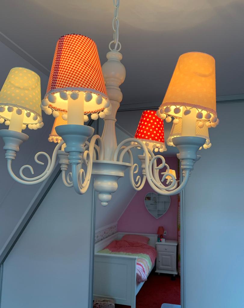 Leuke kroonluchter voor meidenkamer - 6 armen, Ophalen of Verzenden, Gebruikt, Metaal, 50 tot 75 cm