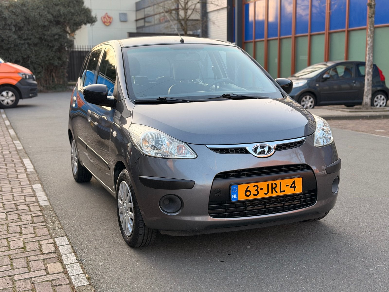 Hyundai i10 1.25 I 5DR AUT 2009 Grijs, Auto's, Dealer onderhouden, 31 €/maand, 4 cilinders, Origineel Nederlands