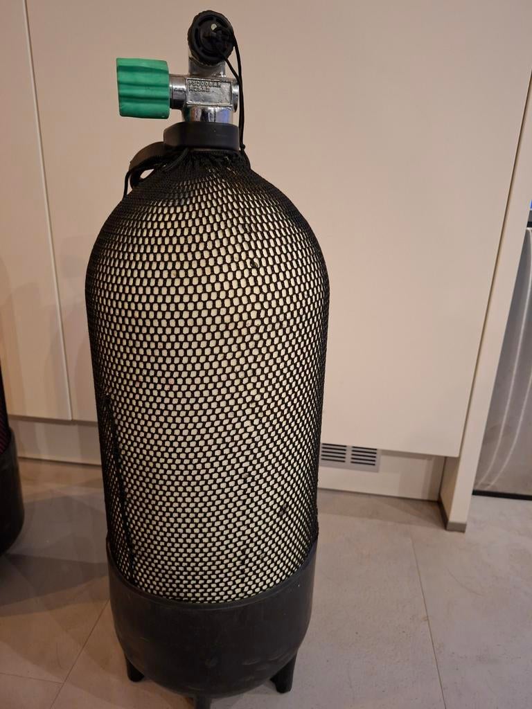 Duikfles bommetje glow in the dark net gekeurd en gevuld, Ophalen, Gebruikt, Duikfles